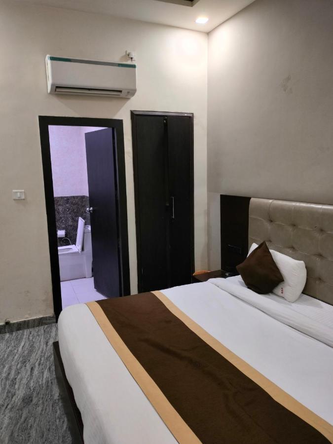 Hotel Hirapanna Bareilly Ngoại thất bức ảnh