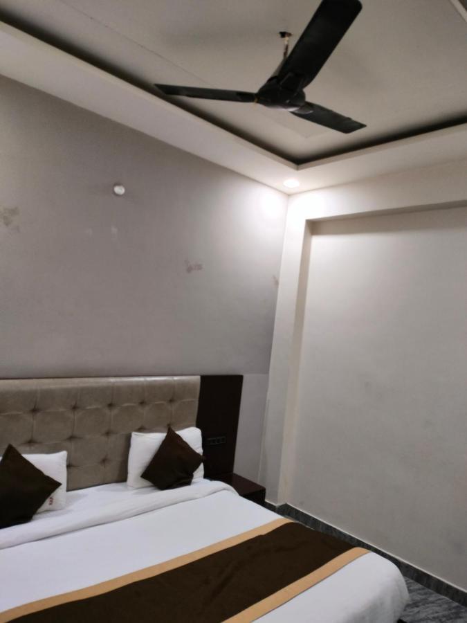 Hotel Hirapanna Bareilly Ngoại thất bức ảnh