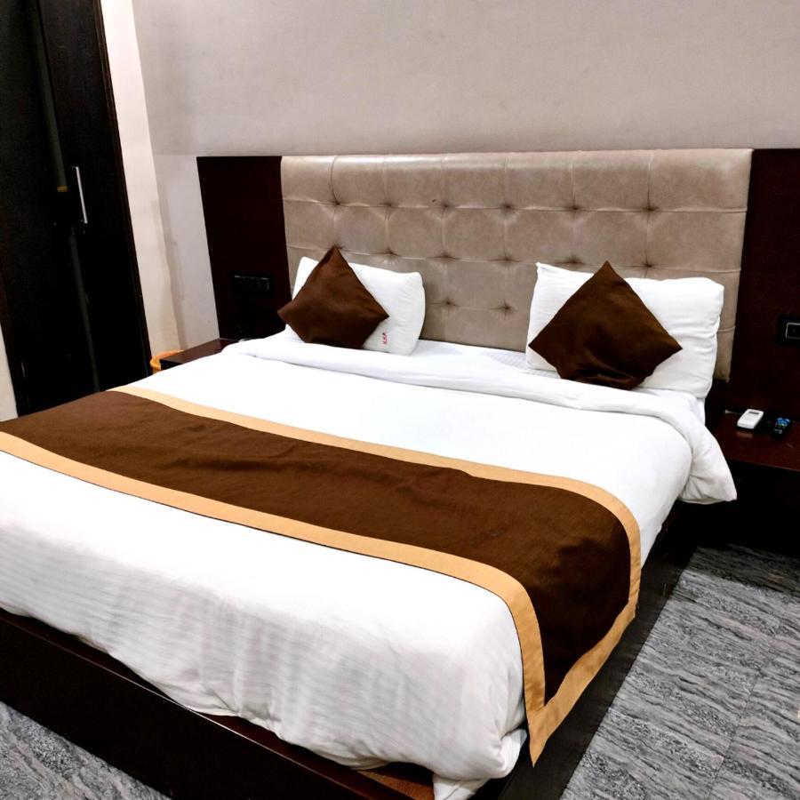 Hotel Hirapanna Bareilly Ngoại thất bức ảnh