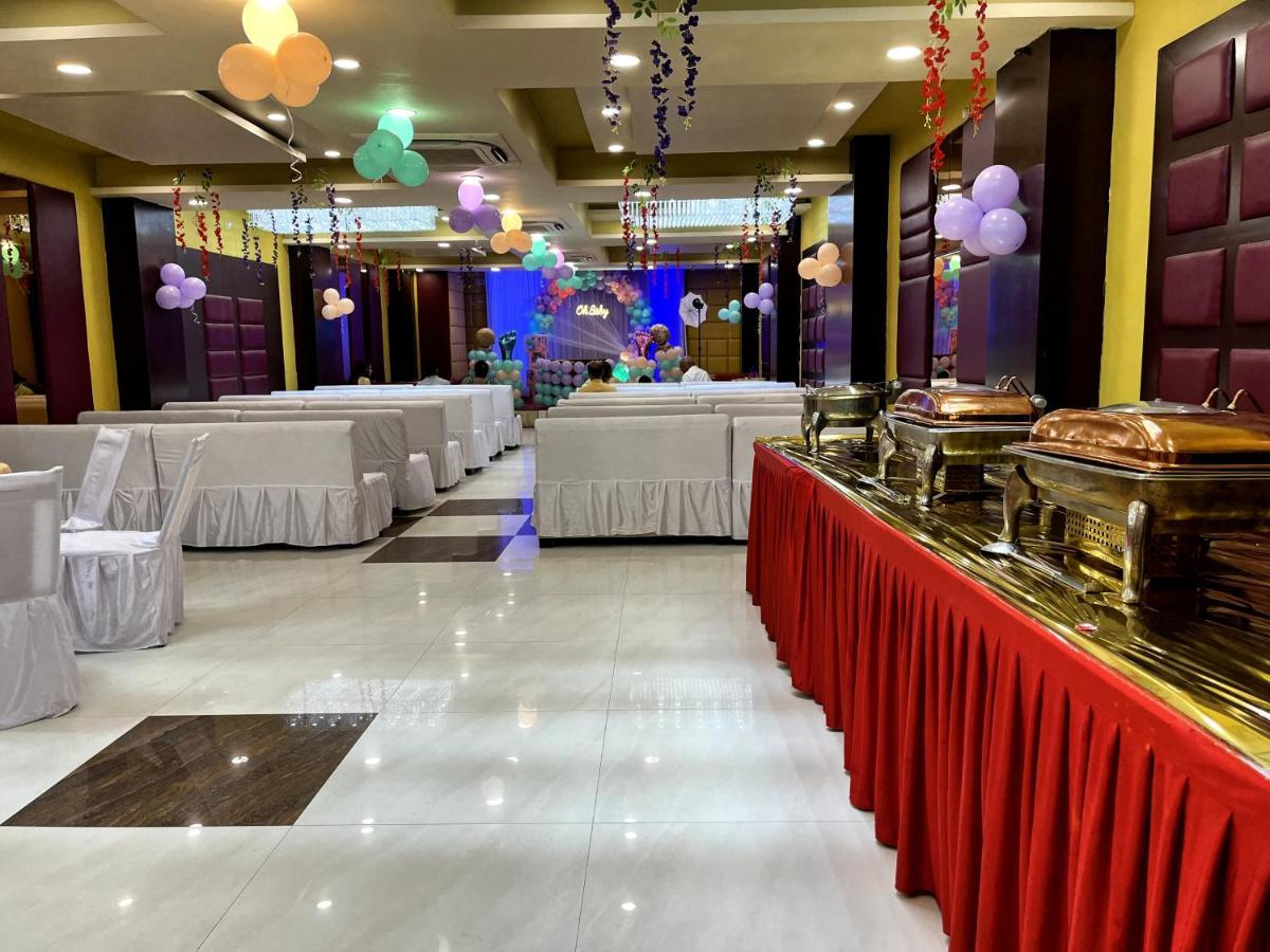 Hotel Hirapanna Bareilly Ngoại thất bức ảnh